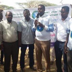 Distributes Nutritious Food to Poor Families in Mogadishu IDP Camps